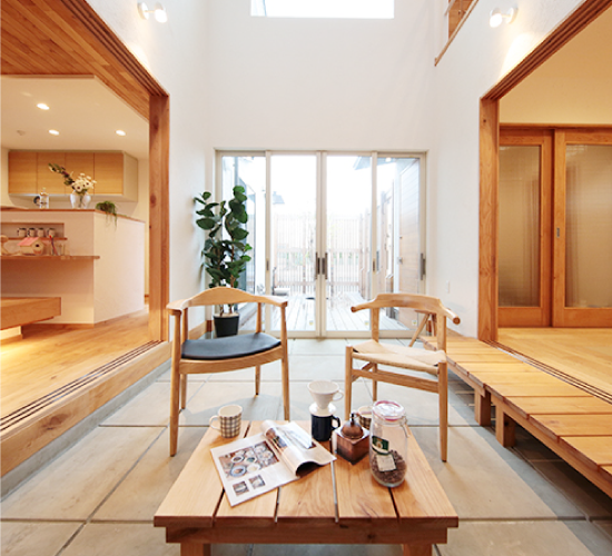 ”ウツロイゆく時”を建物で感じ、生活に価値をもたらす家。
